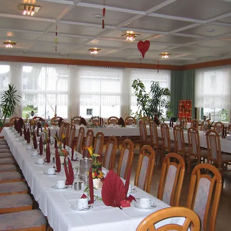 Land-gut-hotel Landhotel - Gasthof Zwoschwitz Отель