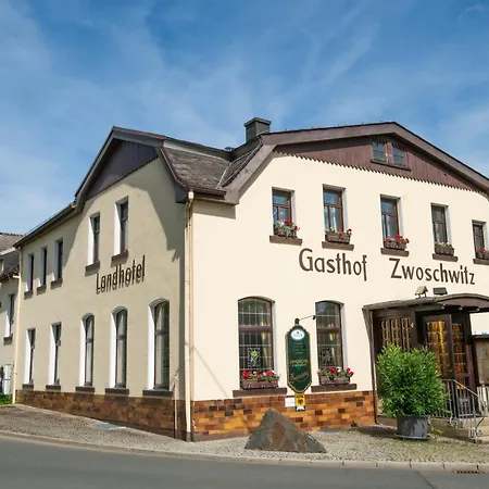 Отель Land-gut-hotel Landhotel - Gasthof Zwoschwitz Плауэн