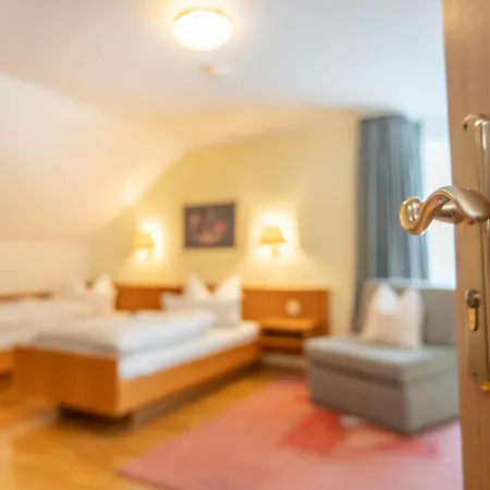 Land-gut-hotel Landhotel - Gasthof Zwoschwitz Отель