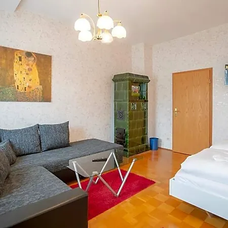 Отель Land-gut-hotel Landhotel - Gasthof Zwoschwitz