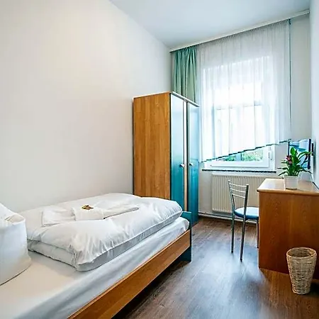 Отель Land-gut-hotel Landhotel - Gasthof Zwoschwitz