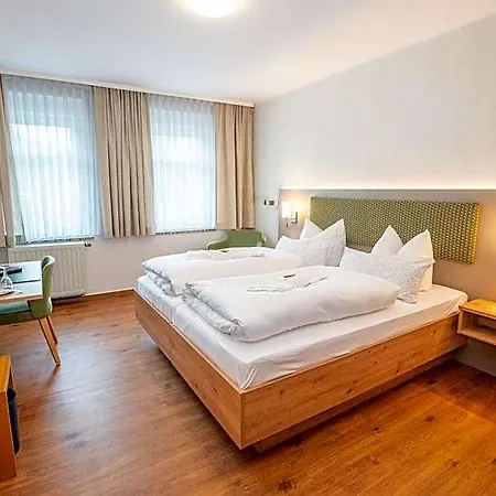 Land-gut-hotel Landhotel - Gasthof Zwoschwitz Отель Плауэн