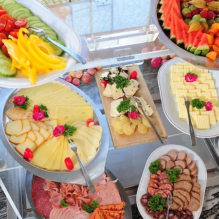 - Zwoschwitz 普劳恩